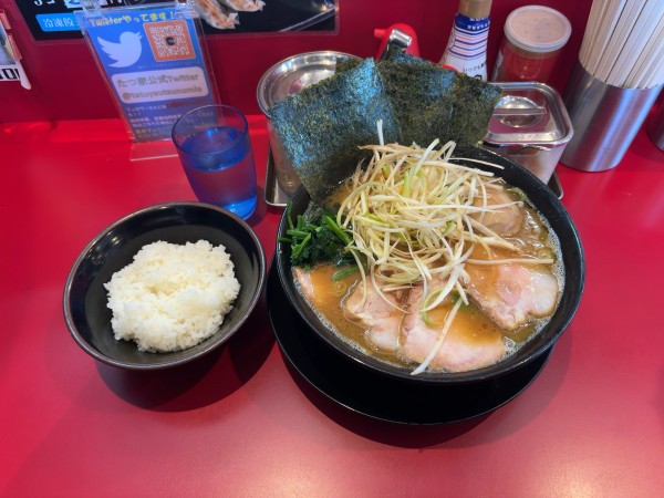 「ネギチャーシューメン」@家系ラーメン たつ家の写真