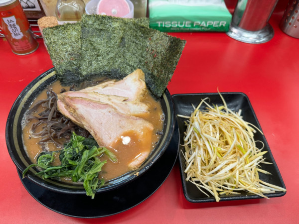 「ネギチャーシュー白＋きくらげ」@IEKEI_TOKYO 王道家直系の写真