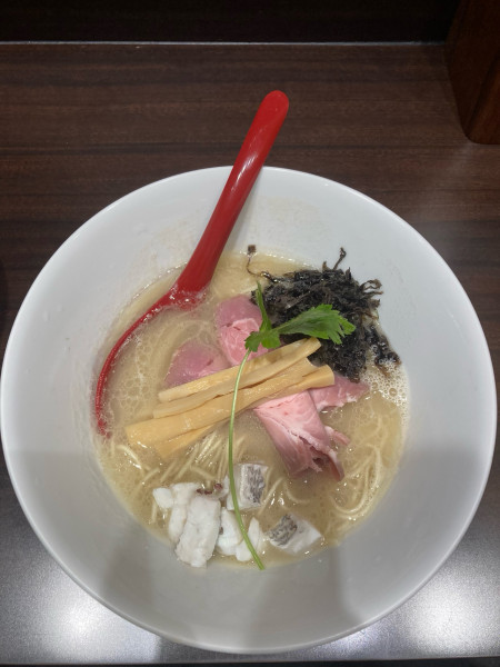 「真鯛白湯そば」@寿製麺 よしかわ 西台駅前店の写真