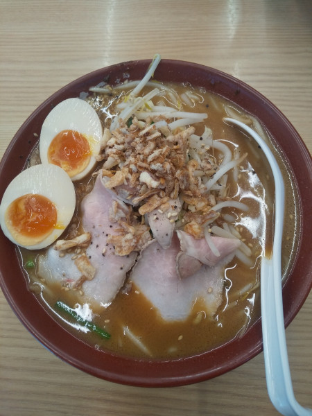 「みそとんこつ（味玉付き）」@ラーメン 横綱 一宮店の写真