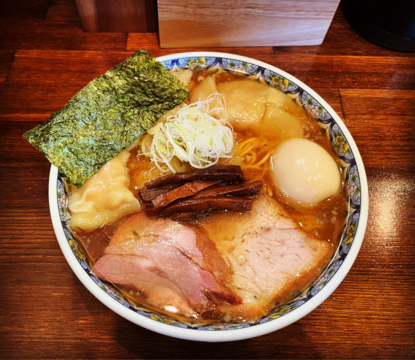 「奈つやのもちもち雲呑味玉中華そば」@奈つやの中華そばの写真