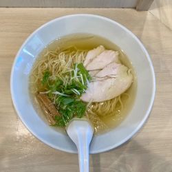 鶏塩らーめん　900円