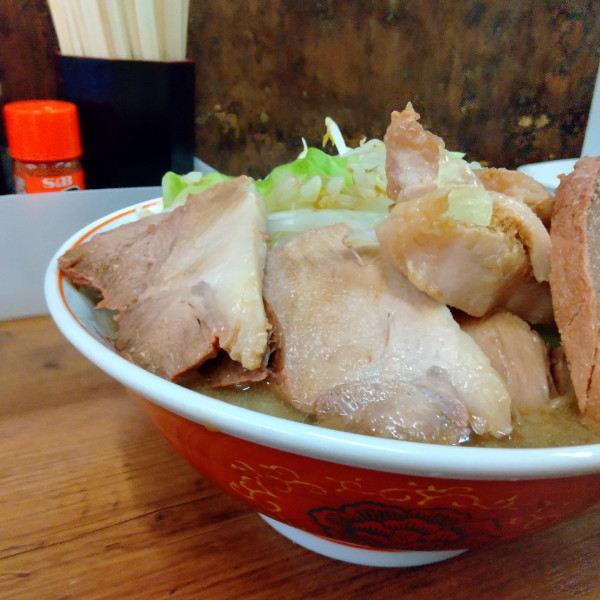 「#小ブタ #ニンニクスコシ #ヤサイ #アブラ #麺少なめ」@ラーメン二郎 品川店の写真