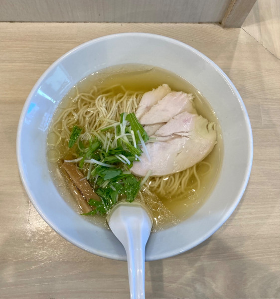 「鶏塩らーめん　900円」@神也 kaminariの写真