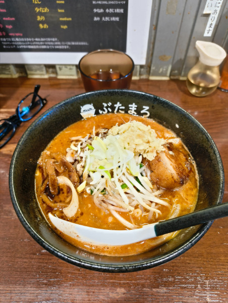 「辛味噌らーめん」@らーめんぶたまろの写真