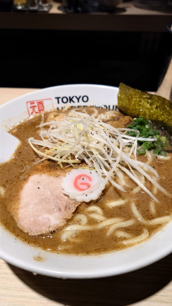 「ラーメン　M　950円」@TOKYO UNDER GROUND RAMEN 頑者の写真