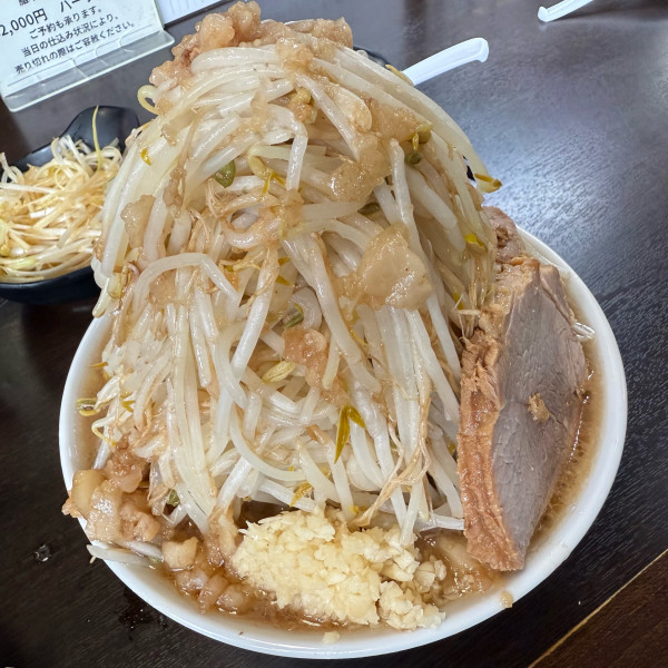 「ラーメン中300g『コール』全部どでん」@ラーメンどでん 大宮店の写真