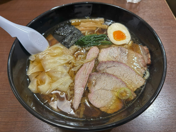 「特製中華そば1250円＋大盛1.5麺250円」@白河手打ち中華そば すずやの写真