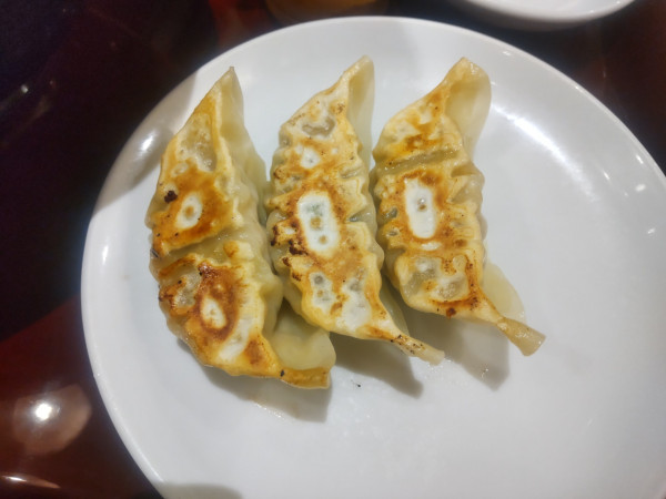 「黒豚餃子（3個）190円」@埼玉タンメン 山田太郎 所沢本店の写真