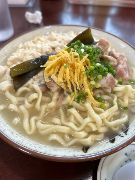 「ゆしどうふそば(大)」@高江洲そばの写真