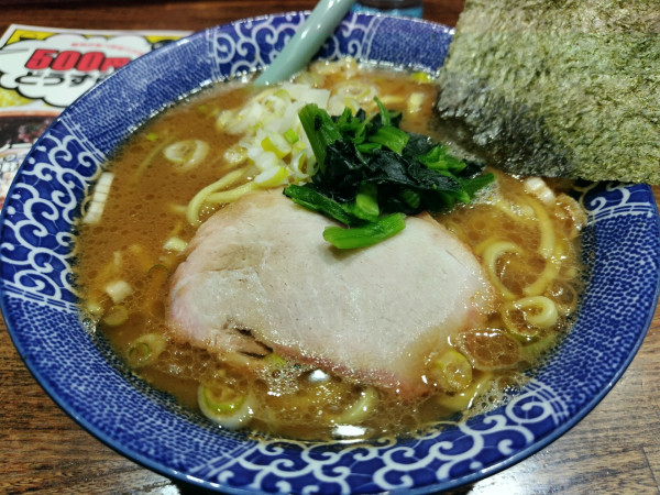 「【限定】どうずら限定　ラーメン　：かため　※㋗で５００円」@豚骨醤油ラーメン まじめ家の写真