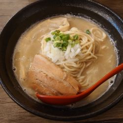 鶏白湯麺