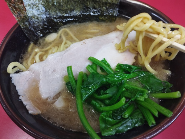「ラーメン並(かため)(900)」@田上家の写真