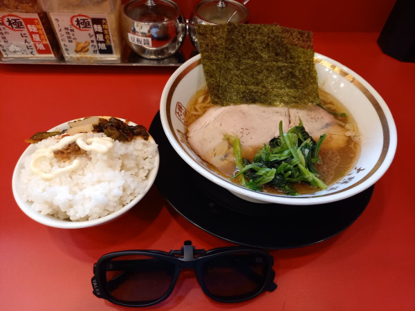 「朝ラーメン(硬め・多め)食べ放題ライス×2」@大輝家直系 麺屋 旭の写真