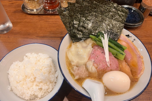 「特製ラーメン + 小ライス」@豚骨 蒼翔の写真