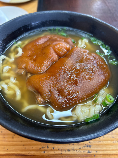 「てびちそば」@南部そばの写真