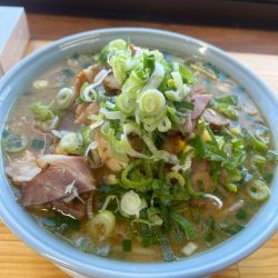 みそチャーシューメン(1050円)＋大盛り(200円)＋刻みねぎ