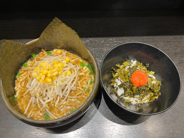 「東京セット（みそこってりらーめん＋高菜明太丼）」@東京スタイルみそラーメン ど・みそ 東京ポートシティ竹芝店の写真