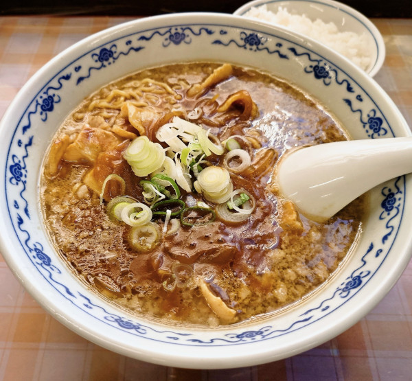 「カレーラーメン+半ライス」@らーめん 翔太の写真