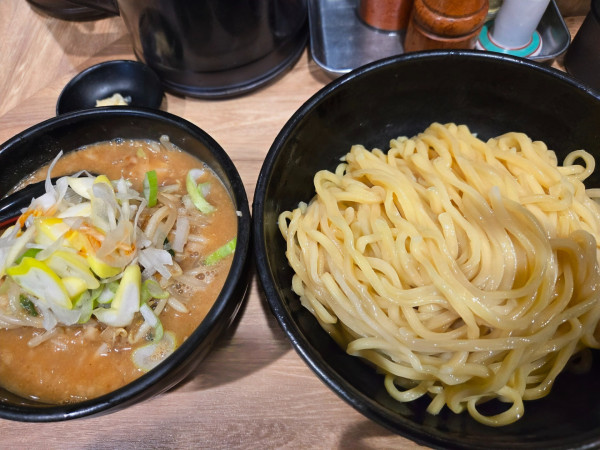 「味噌つけ麺大盛(野菜大盛、ニンニク)」@麺処 花田 上野店の写真