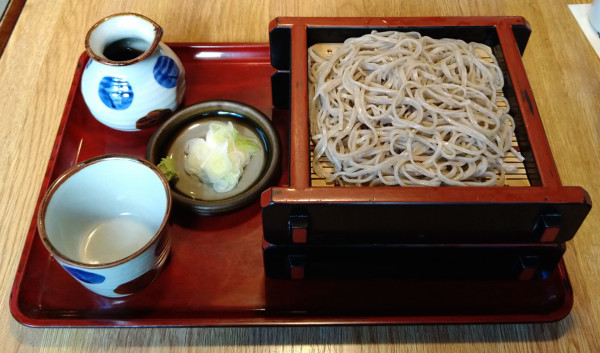 「もりそば＋豚もつ煮込み」@そば処 朝日庵の写真