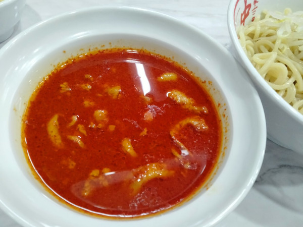 「冷やし味噌＋生卵」@蒙古タンメン 中本 市川店の写真