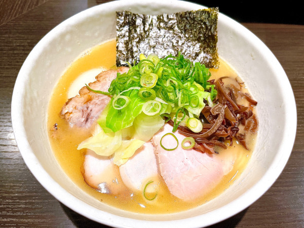 「特製鶏白湯ラーメン　塩（1330円）」@麺や 福一の写真