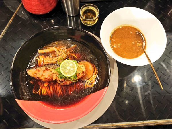 「【限定】鰤と松茸とアサリの醤油ラーメン、など」@トーキョーニューミクスチャーヌードル 八咫烏 CHIKARABOの写真