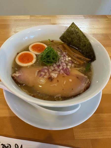 「芳醇煮干し塩ラーメン」@自家製ラーメン アイリーの写真