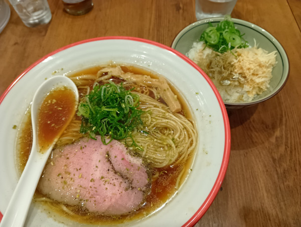 「山椒そば　大盛　醤油そば用雑炊　烏龍茶」@麺宿 志いなの写真