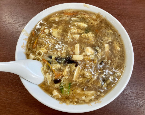 「スーラータンメン　麺大盛　950円」@天津飯店の写真