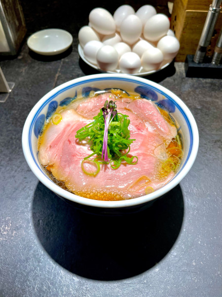 「SUPEME(特製)×黒毛和牛のせいろご飯」@駄目な隣人 新宿店の写真