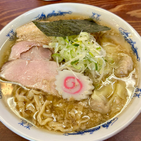 「中華そば(柔らかめ・多め)+ワンタン+もつライス」@良温(Ra-on)の写真