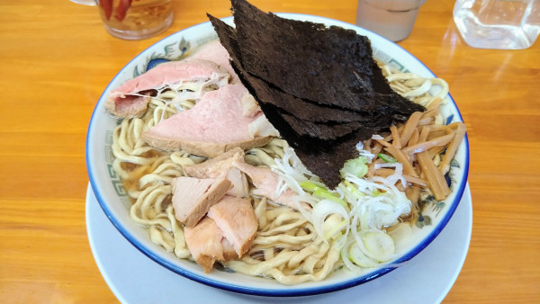 「中(油ぽく)+海苔」@ケンちゃんラーメン 秋田店の写真