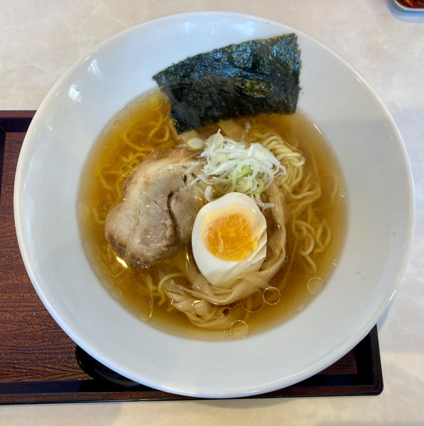 「彩の国地鶏タマシャモ中華そば（醤油）750円」@やまむろラーメンの写真