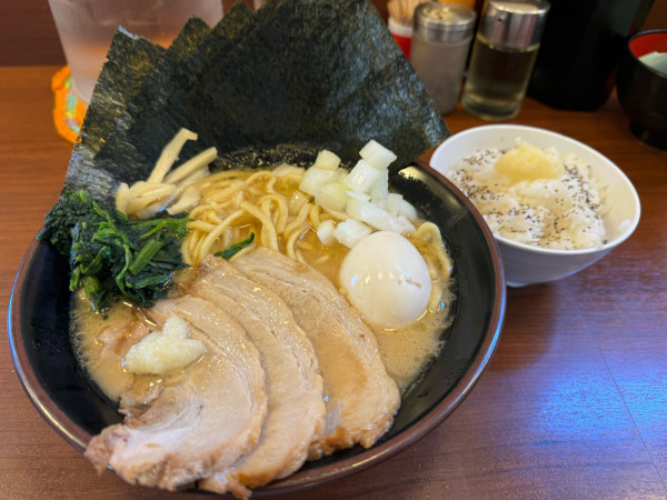 「醤油スペシャルラーメン」@宮本商店 川口新井宿店の写真