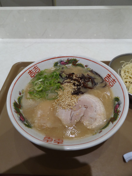 「ラーメン700円濃いめ 替玉150円」@博多だるま JAPAN 越谷レイクタウンカゼ店の写真