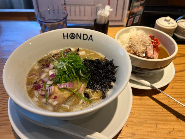 「鶏煮干し塩らーめん」@本田麺業 神田西口駅前店の写真