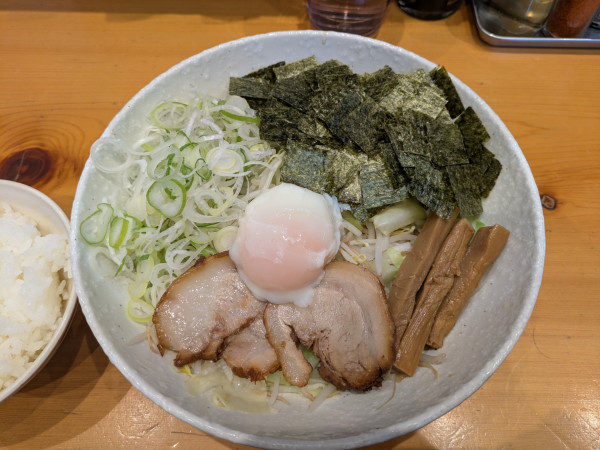 「とり塩まぜそば」@つけ麺まぜそば専門店 えじまんの写真