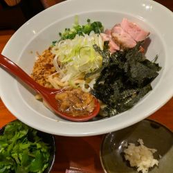 みたらしまぜそば・パクチー増し