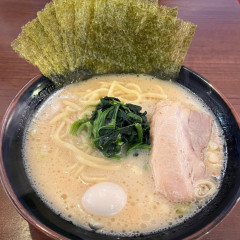 横浜家系ラーメン 鶴見家 善行店の画像