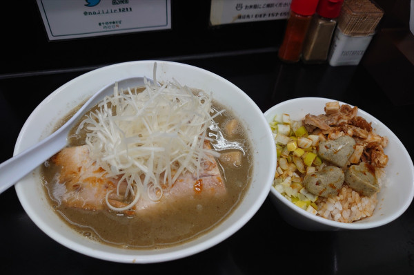 「煮干中華そばHARD裏＋ニボバタご飯」@煮干中華そば のじじR 我孫子店の写真