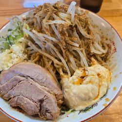 まぜそば（ニンニク、ガリマヨ）