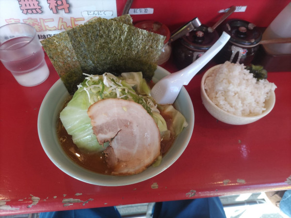 「キャベツラーメン＋半ライス」@おーくら家 本店の写真