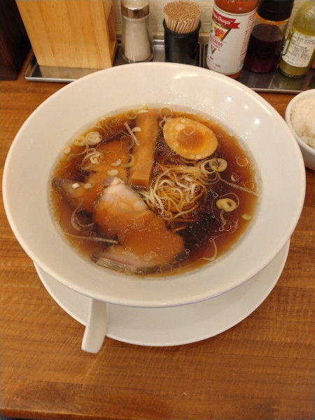 「醤油ラーメン」@カドワラの写真