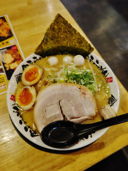「銀のW玉味噌ラーメン(930円)」@熟成味噌らぁめん 二代目金子の写真