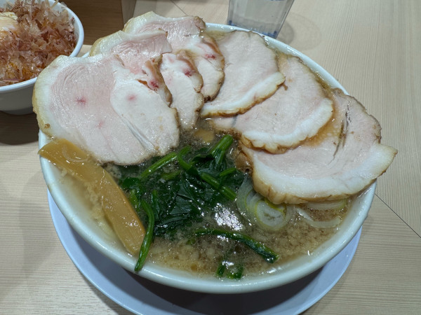 「チャーシュー背脂中華　1180」@ラーメン みなみの写真