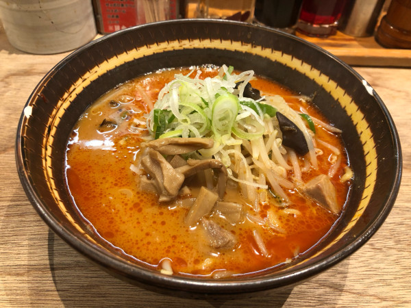 「味噌オロチョンらーめん」@北海道らーめん 味八の写真