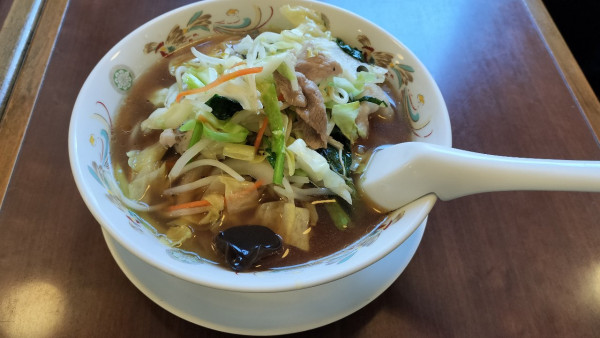 「肉野菜ラーメン930円■栄楽」@栄楽菜単の写真