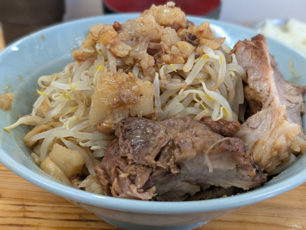 「醤油汁なし200g」@ラーメン工藤の写真